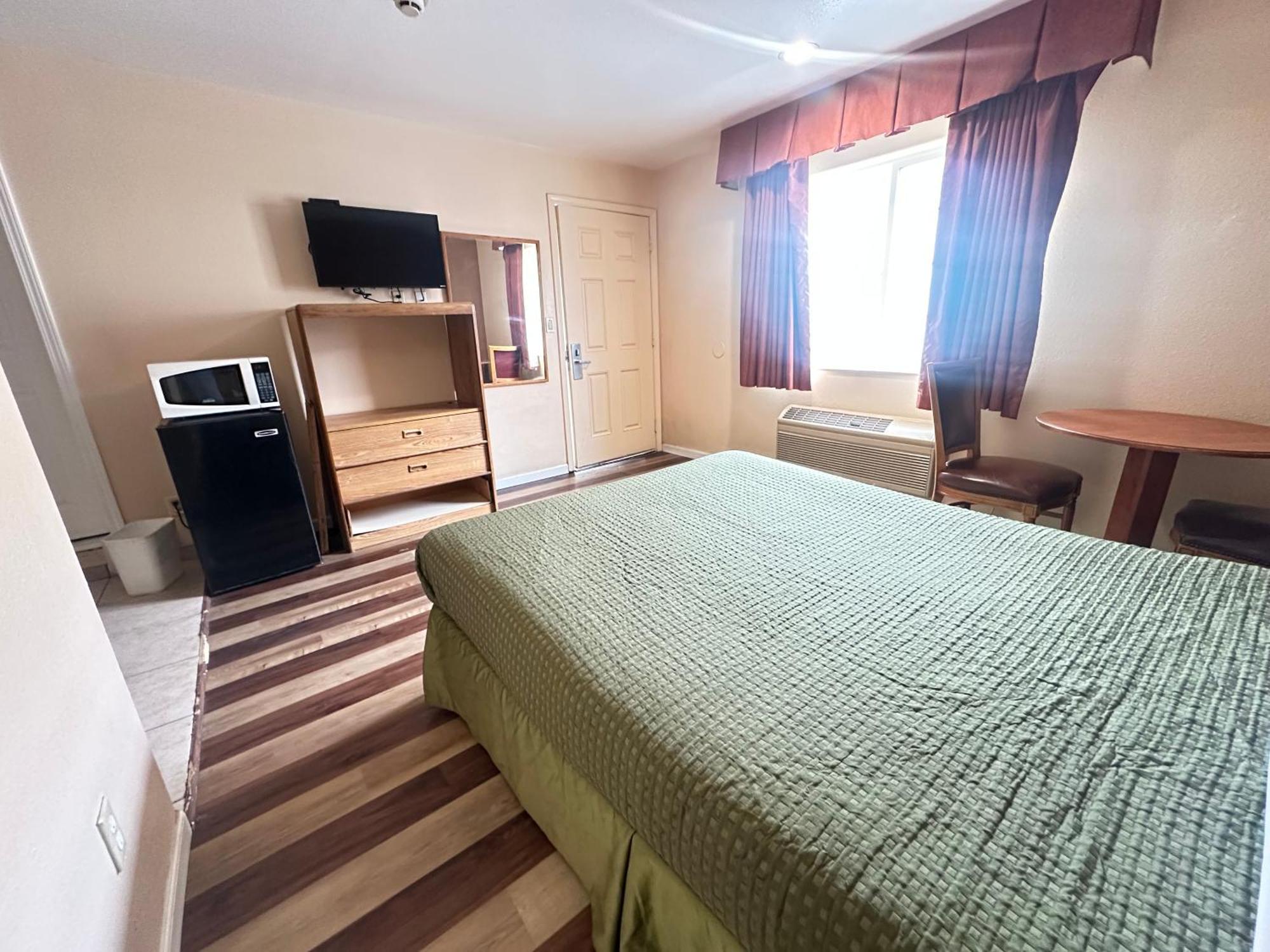 Royal Inn Уотсонвилл Экстерьер фото