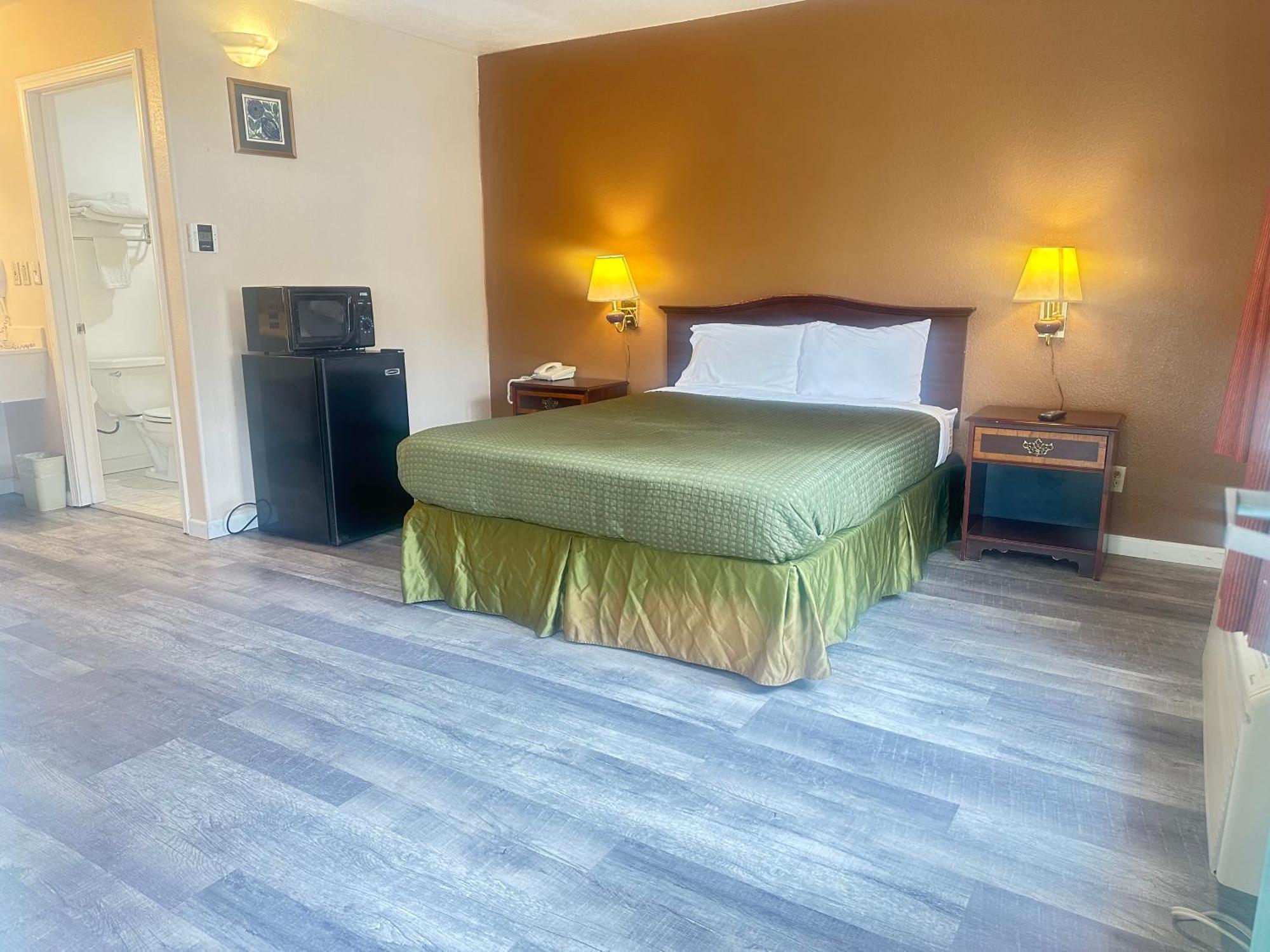 Royal Inn Уотсонвилл Экстерьер фото